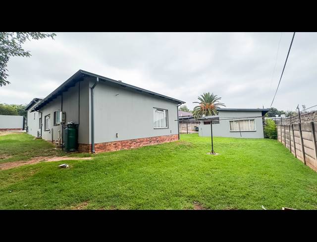 5 BEDROOM HOUSE FOR SALE IN ALBERTON NORTH